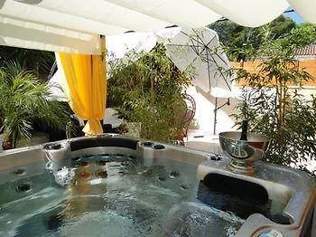 Et Les Amandiers Hotel *
